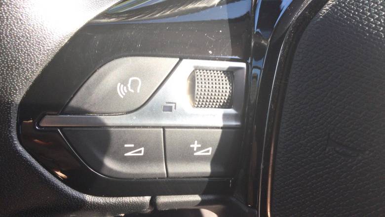 Peugeot 2008 1.2 PureTech 130 Allure 5dr EAT8 Petrol Estate